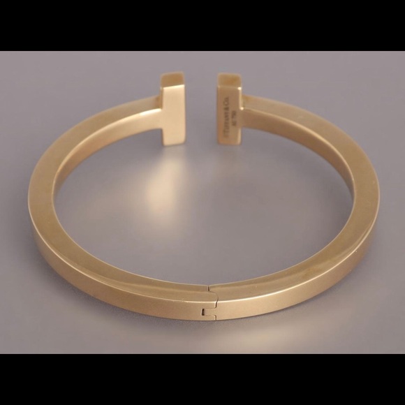 TIFFANY &CO 18 k gold Squared T 5 MM WIDE bracelet - Picture 5 of 8